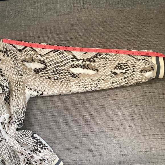 Laila & Savannah Silk Snake Python Print Bomber Jacket M - Picture 9 of 9